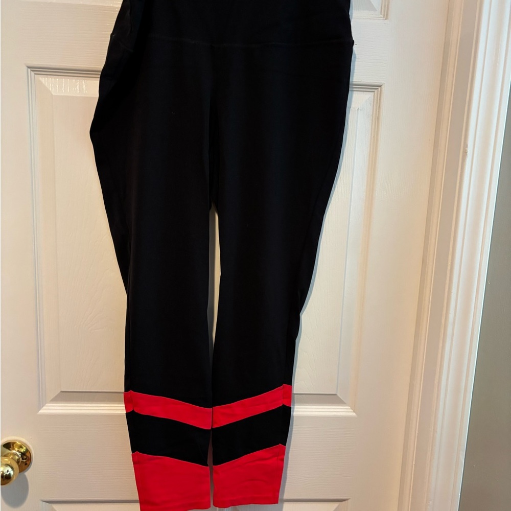 Zenergy by Chicos Black and Red Leggings, Size 2